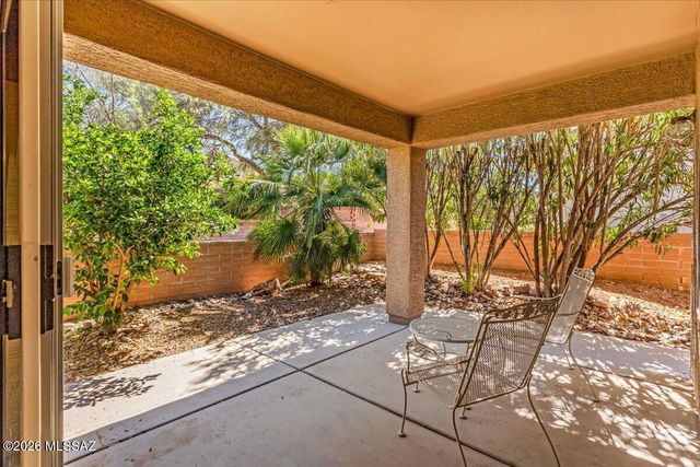 1528 N Bank Swallow Road, Green Valley, AZ 85614