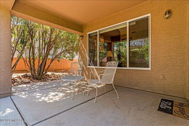 1528 N Bank Swallow Road, Green Valley, AZ 85614