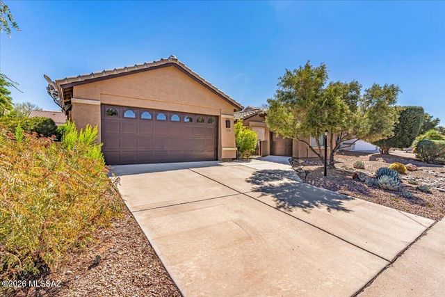 1528 N Bank Swallow Road, Green Valley, AZ 85614