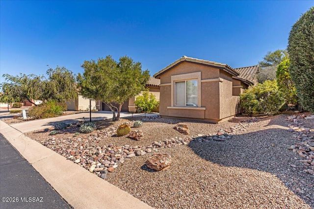1528 N Bank Swallow Road, Green Valley, AZ 85614