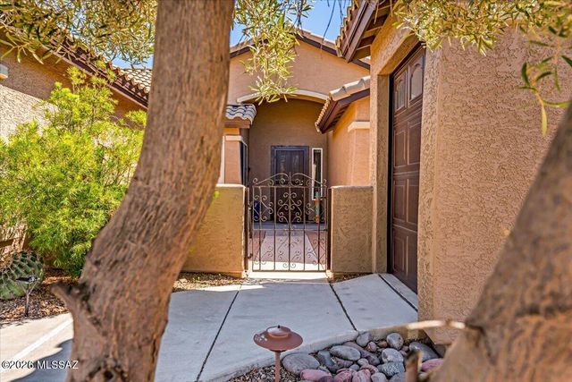 1528 N Bank Swallow Road, Green Valley, AZ 85614