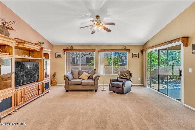 1528 N Bank Swallow Road, Green Valley, AZ 85614