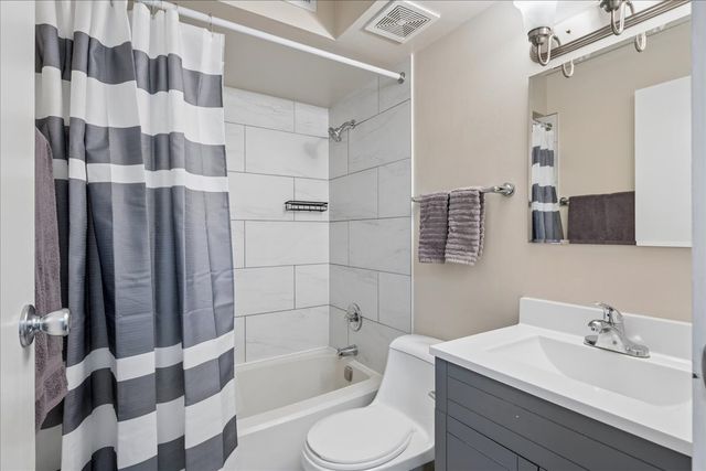 920 Casey Court 5, Schaumburg, IL 60173