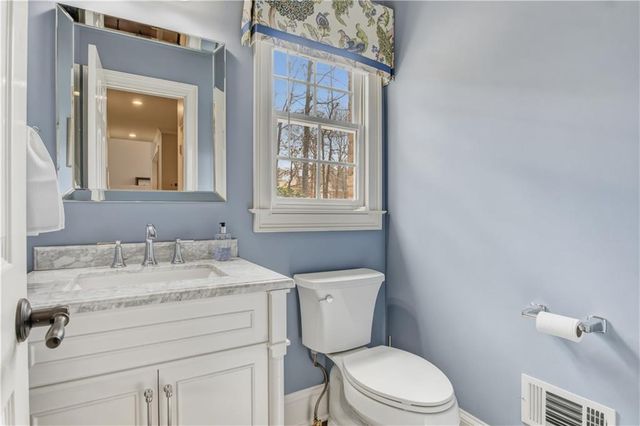 1975 Tee Drive, Braselton, GA 30517