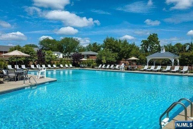 2077 Center Avenue 22H, Fort Lee, NJ 07024