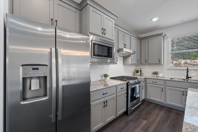 212 Coachsmith ST, Georgetown, TX 78633