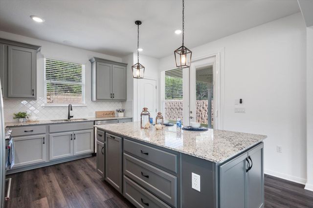 212 Coachsmith ST, Georgetown, TX 78633