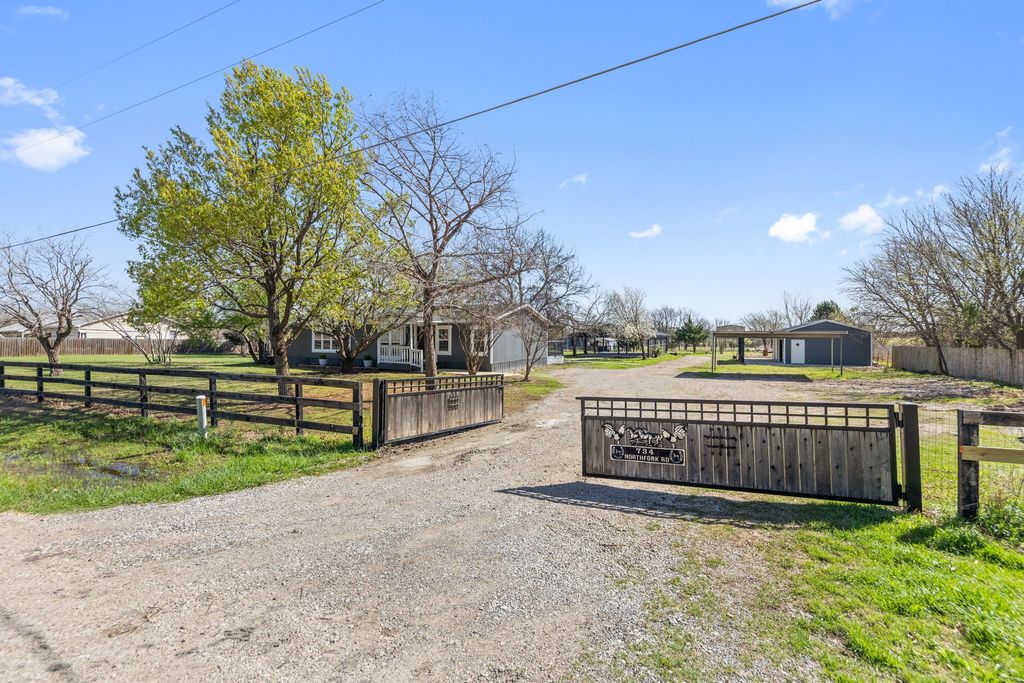 734 Northfork Road, Royse City, TX 75189
