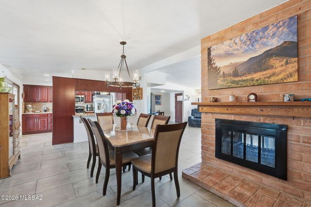 900 W Las Palmas Drive, Tucson, AZ 85704