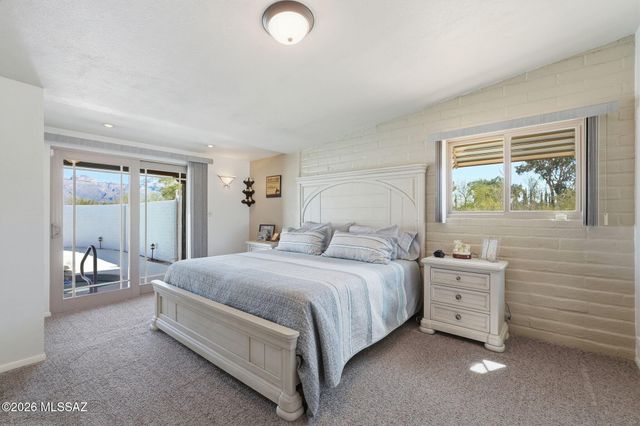 900 W Las Palmas Drive, Tucson, AZ 85704