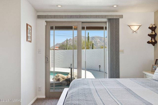 900 W Las Palmas Drive, Tucson, AZ 85704