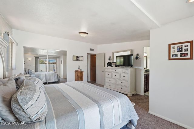 900 W Las Palmas Drive, Tucson, AZ 85704