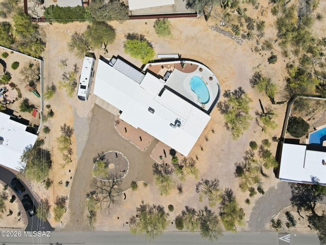 900 W Las Palmas Drive, Tucson, AZ 85704
