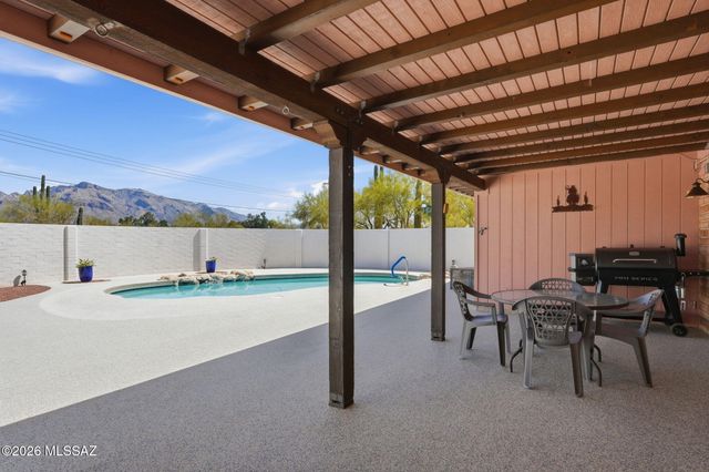 900 W Las Palmas Drive, Tucson, AZ 85704