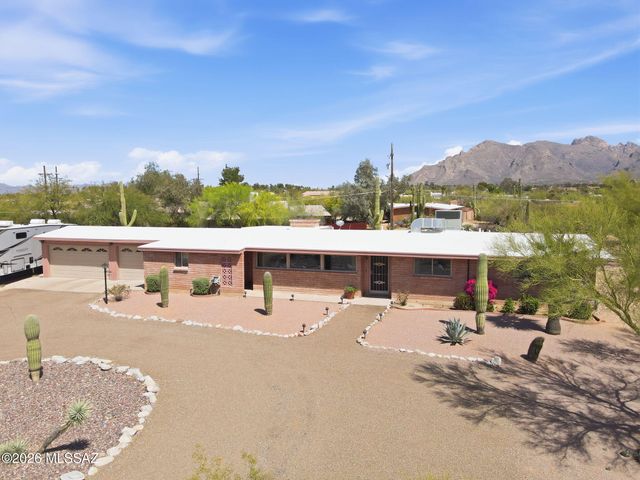 900 W Las Palmas Drive, Tucson, AZ 85704