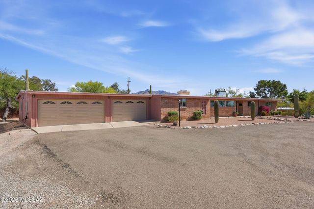 900 W Las Palmas Drive, Tucson, AZ 85704