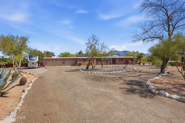 900 W Las Palmas Drive, Tucson, AZ 85704