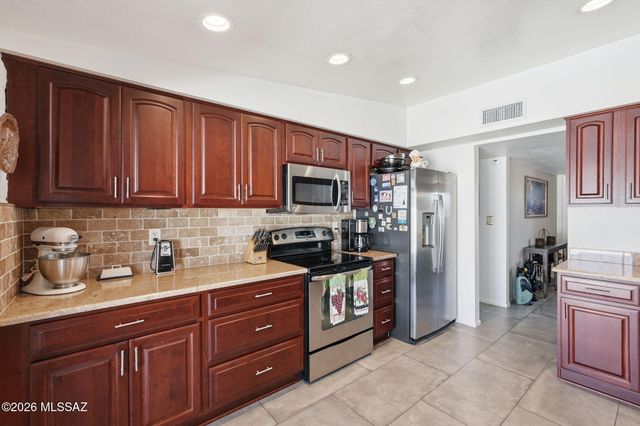 900 W Las Palmas Drive, Tucson, AZ 85704