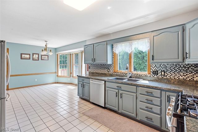 3053 Chablis Lane, Youngstown, OH 44514