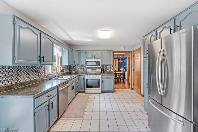 3053 Chablis Lane, Youngstown, OH 44514