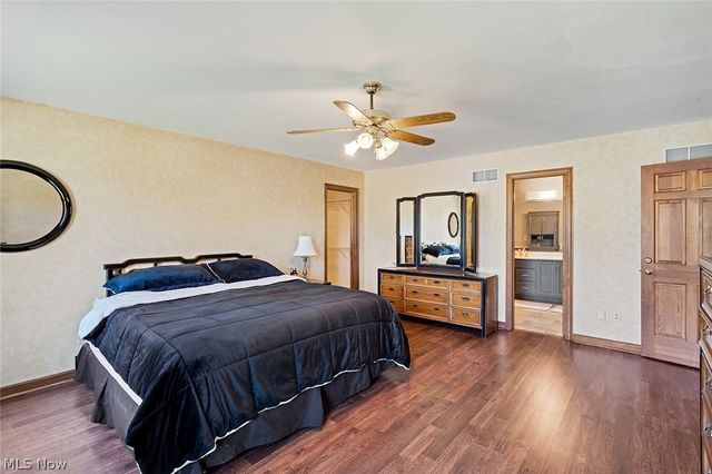 3053 Chablis Lane, Youngstown, OH 44514
