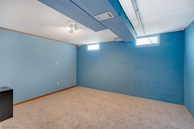 3053 Chablis Lane, Youngstown, OH 44514