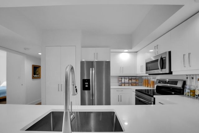 100 N Federal Highway 719, Fort Lauderdale, FL 33301