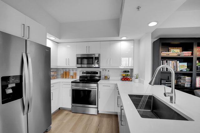 100 N Federal Highway 719, Fort Lauderdale, FL 33301