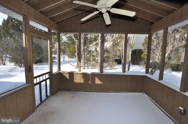 3 AVANDALE CT, Mount Laurel, NJ 08054