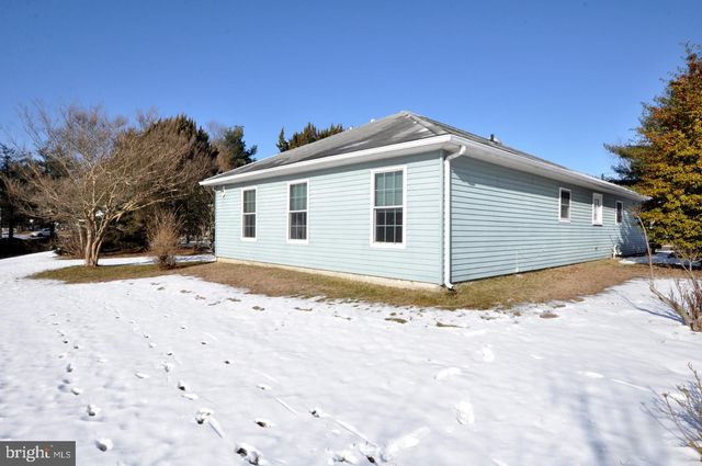 3 AVANDALE CT, Mount Laurel, NJ 08054