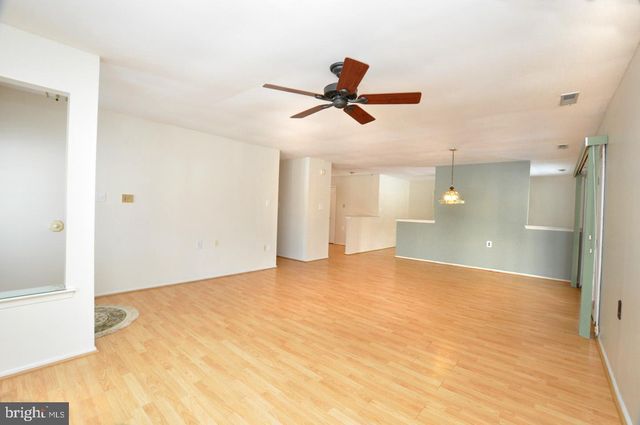 3 AVANDALE CT, Mount Laurel, NJ 08054