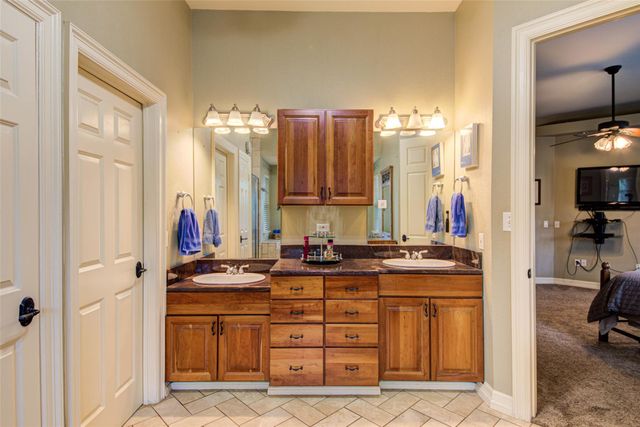 465 Hannah DR, Dripping Springs, TX 78620