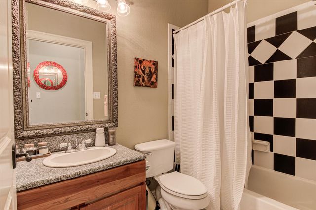 465 Hannah DR, Dripping Springs, TX 78620