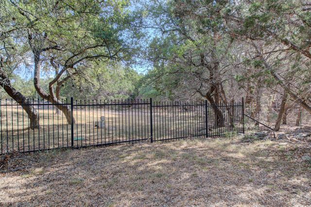 465 Hannah DR, Dripping Springs, TX 78620