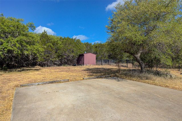 465 Hannah DR, Dripping Springs, TX 78620