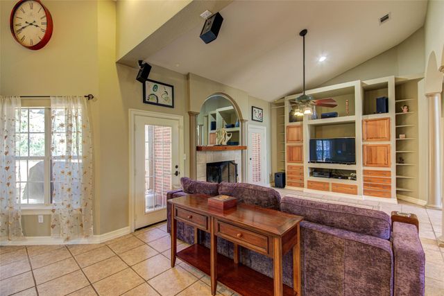 465 Hannah DR, Dripping Springs, TX 78620