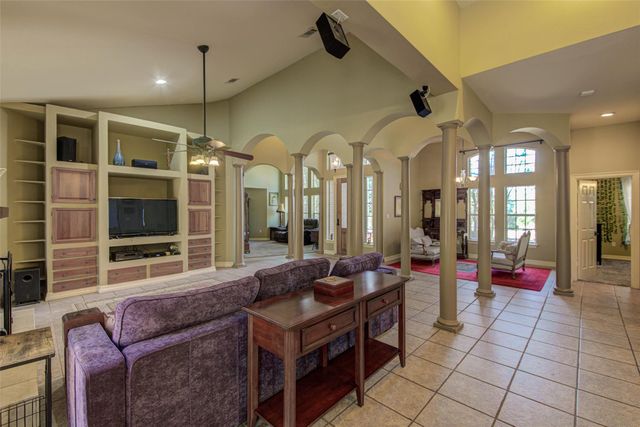 465 Hannah DR, Dripping Springs, TX 78620