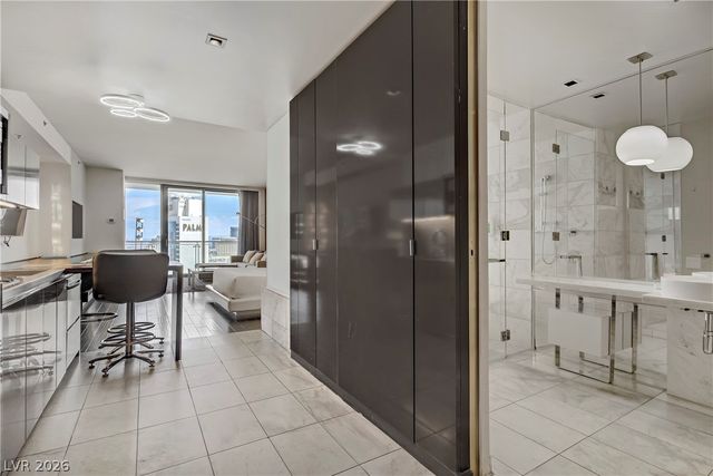 4381 West Flamingo Road 27308, Las Vegas, NV 89103
