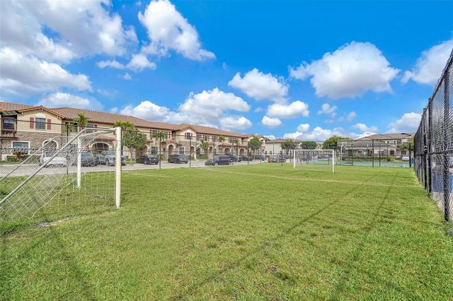 9255 W 33rd Lane 9255, Hialeah, FL 33018