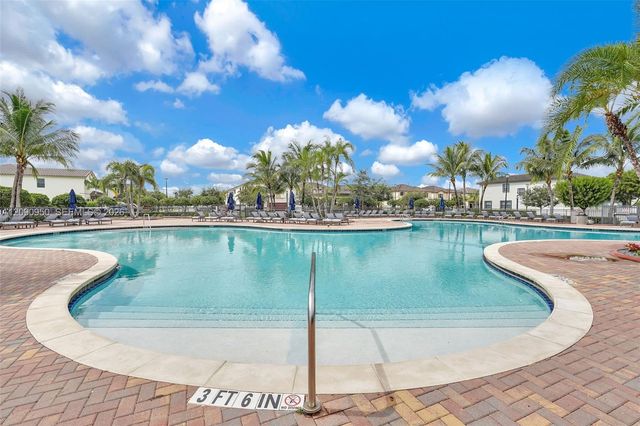 9255 W 33rd Lane 9255, Hialeah, FL 33018