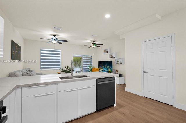 9255 W 33rd Lane 9255, Hialeah, FL 33018