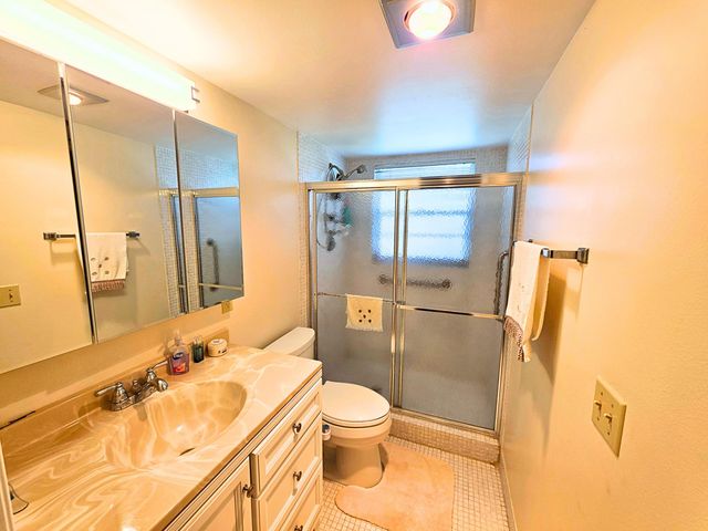 4037 Guilford C, Boca Raton, FL 33434