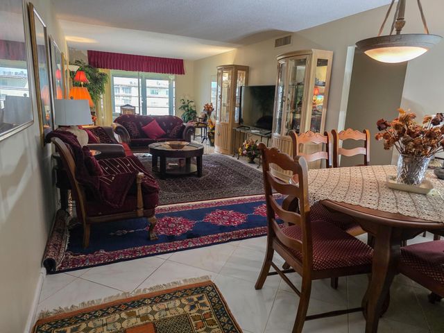 4037 Guilford C, Boca Raton, FL 33434