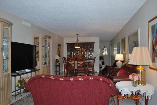 4037 Guilford C, Boca Raton, FL 33434