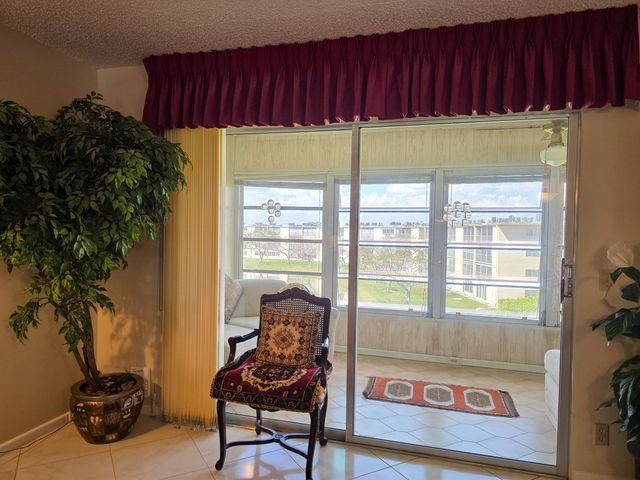 4037 Guilford C, Boca Raton, FL 33434