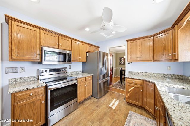 3425 Westwood Farms Dr, Louisville, KY 40220
