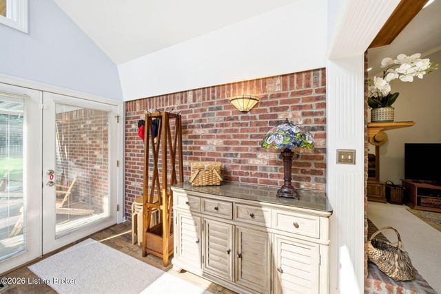 3425 Westwood Farms Dr, Louisville, KY 40220