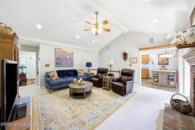 3425 Westwood Farms Dr, Louisville, KY 40220