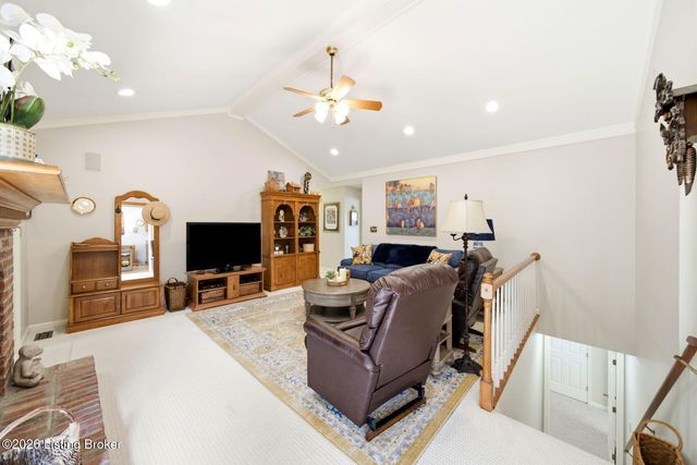 3425 Westwood Farms Dr, Louisville, KY 40220