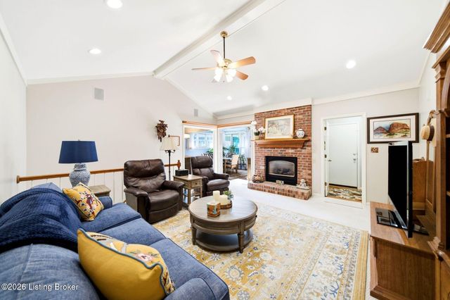 3425 Westwood Farms Dr, Louisville, KY 40220
